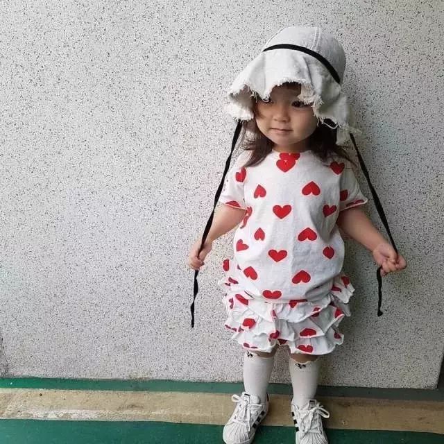 韩国小童女宝穿搭,好看的国外小萌娃穿搭