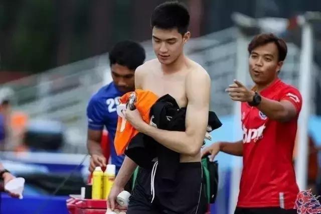 足球肌肉帅哥,足球运动员肌肉top10