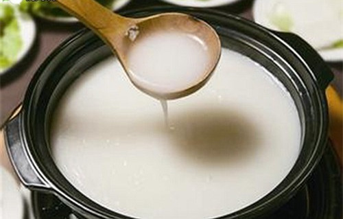 燃气灶顽固油污怎么清洗,燃气灶黑乎乎的顽固油污很难清洗