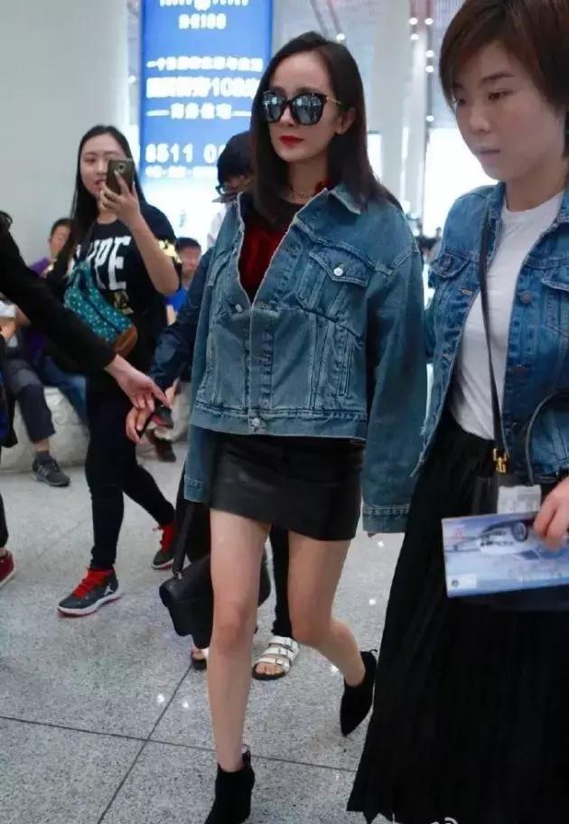 杨幂穿的gucci的格纹外套,杨幂celine上衣