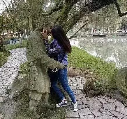 你往常吃那么多废物，总要吃几个废物袋装一下嘛