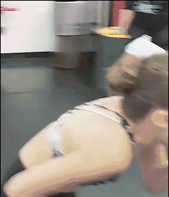 你往常吃那么多废物，总要吃几个废物袋装一下嘛