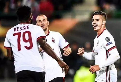 米兰最后一个9号因扎吉,因扎吉在ac米兰几号球衣