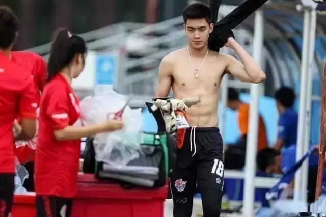 足球肌肉帅哥,足球运动员肌肉top10