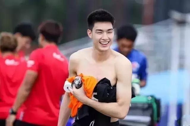 足球肌肉帅哥,足球运动员肌肉top10