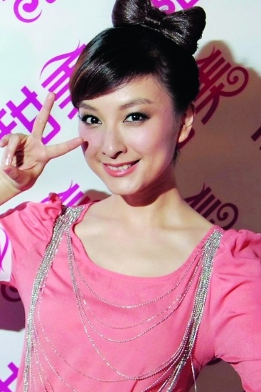 吴昕对潘玮柏动心了吗,潘玮柏吴昕一起唱歌吴昕不断跑调