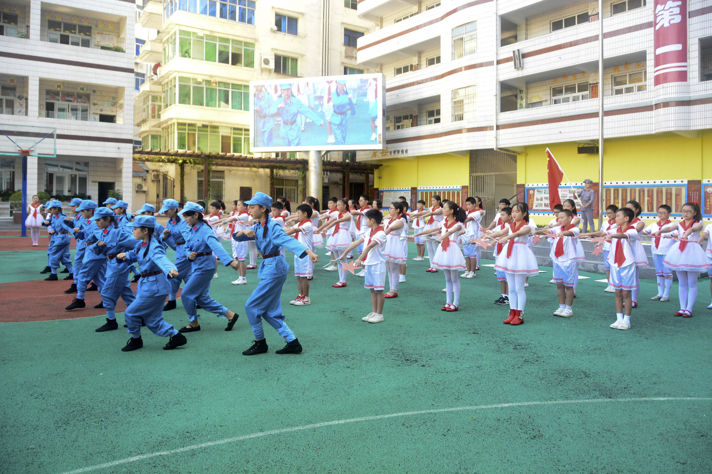 三小学校升旗仪式,城区三小升旗仪式正规视频完整版