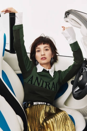 吴昕对潘玮柏动心了吗,潘玮柏吴昕一起唱歌吴昕不断跑调