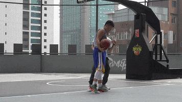 考辛斯低位单打技巧,考辛斯打法风格技术特点