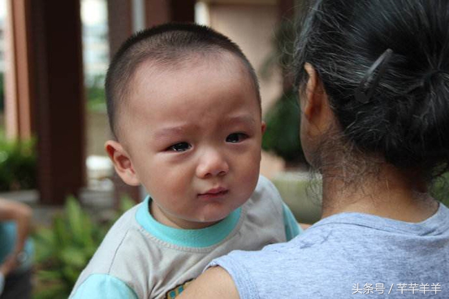 婆婆带孩子我觉得不顺眼怎么办,婆婆带孩子说妈妈不好怎么办