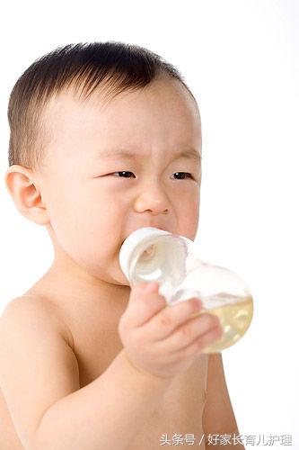 宝宝最近不喝奶是怎么回事,9个月宝宝突然不喝奶了怎么解决
