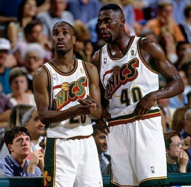 94年奥尼尔对阵罗宾逊,94年奥尼尔打步行者