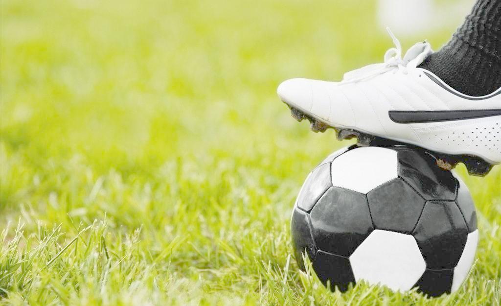 新疆五人制足球对广东五人制足球,五人制足球业余比赛怎么踢