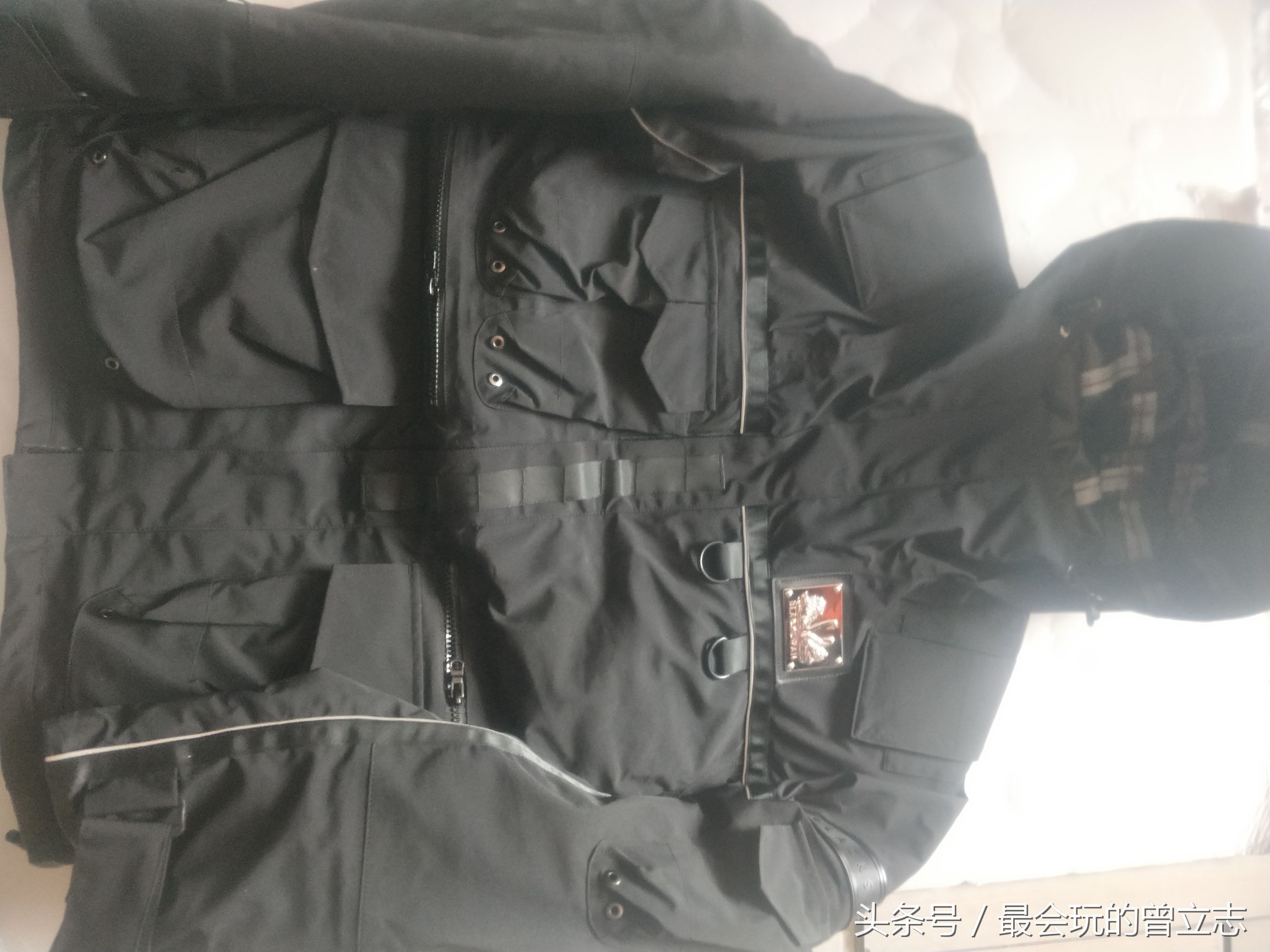 北京庆洋制衣与蛋糕企业黑天鹅制作冲锋衣