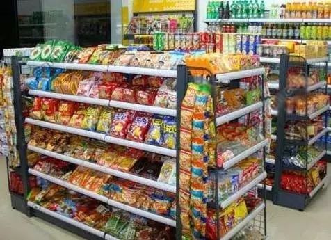 太棒了一家四口,即将开业全家便利店