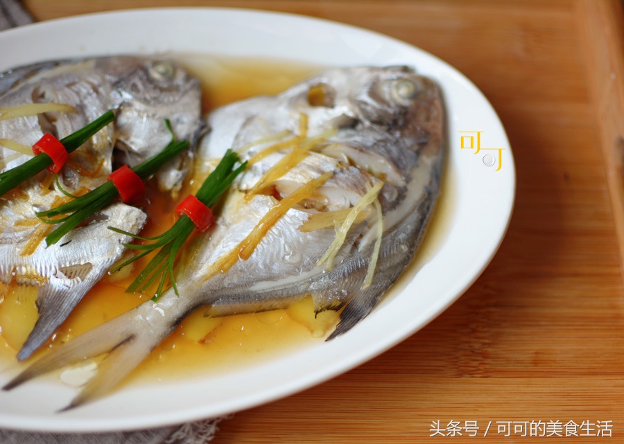 清蒸鲳鱼最简单的做法,鲳鱼家常做法清蒸鲳鱼