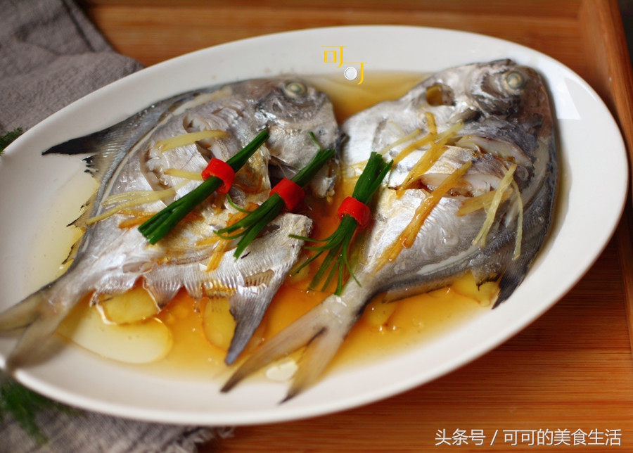 清蒸鲳鱼最简单的做法,鲳鱼家常做法清蒸鲳鱼