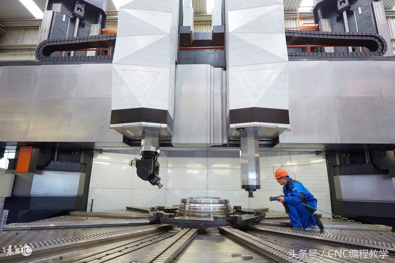 CNC加工中心撞机图片,加工中心撞刀原因及解决方法