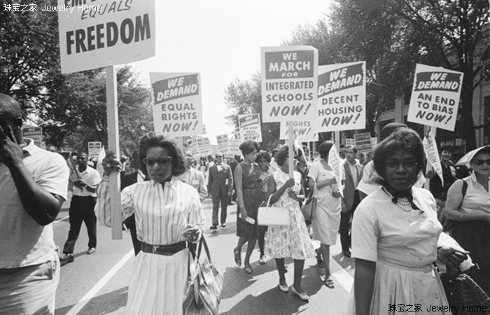 究竟是什么珠宝，女人戴上不man，男人戴上不娘！