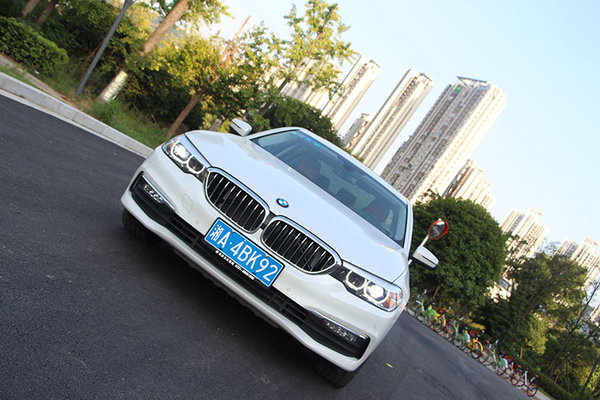 2017款宝马528li试驾视频,18款宝马528li上市特别版试驾