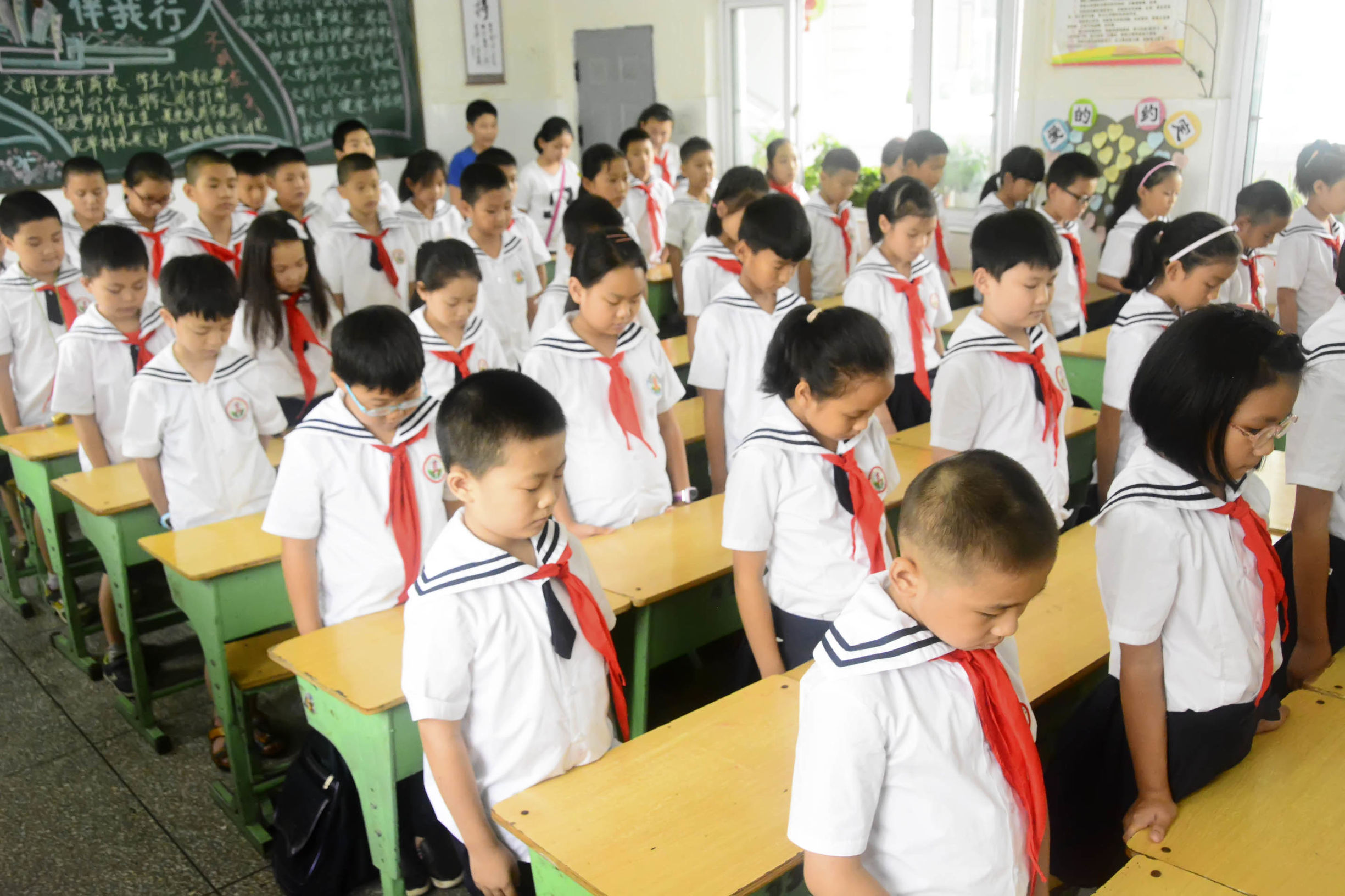 纪念九一八主题班会,小学三年级感念师恩的主题班会