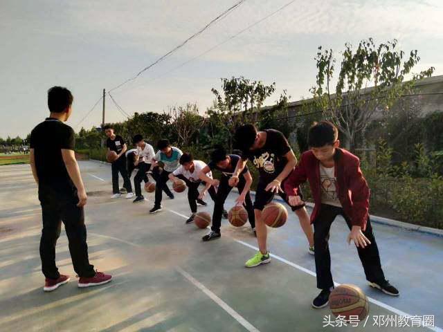 邓州春雨国文中学,邓州市春雨国文学校军训活动