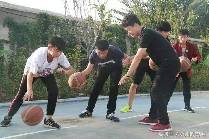 邓州春雨国文中学,邓州市春雨国文学校军训活动