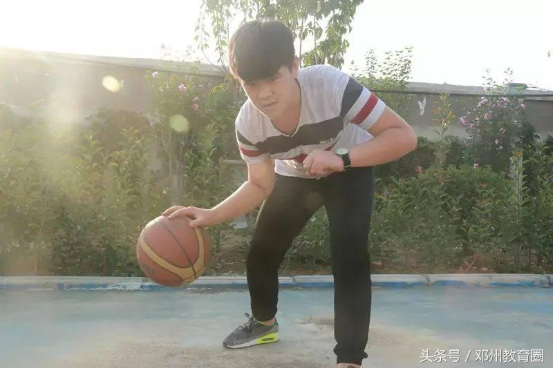 邓州春雨国文中学,邓州市春雨国文学校军训活动