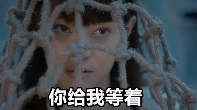 剧情已过半，主角领盒饭，反套路不断，《那年花开》的脑洞忒厉害