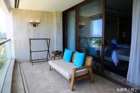 美女三亚之旅、疯狂购物、刷爆银行卡、