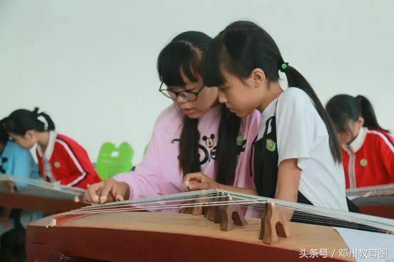 邓州春雨国文中学,邓州市春雨国文学校军训活动