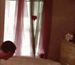 玩手机被爸爸发现怎么办,玩游戏被爸爸抓住