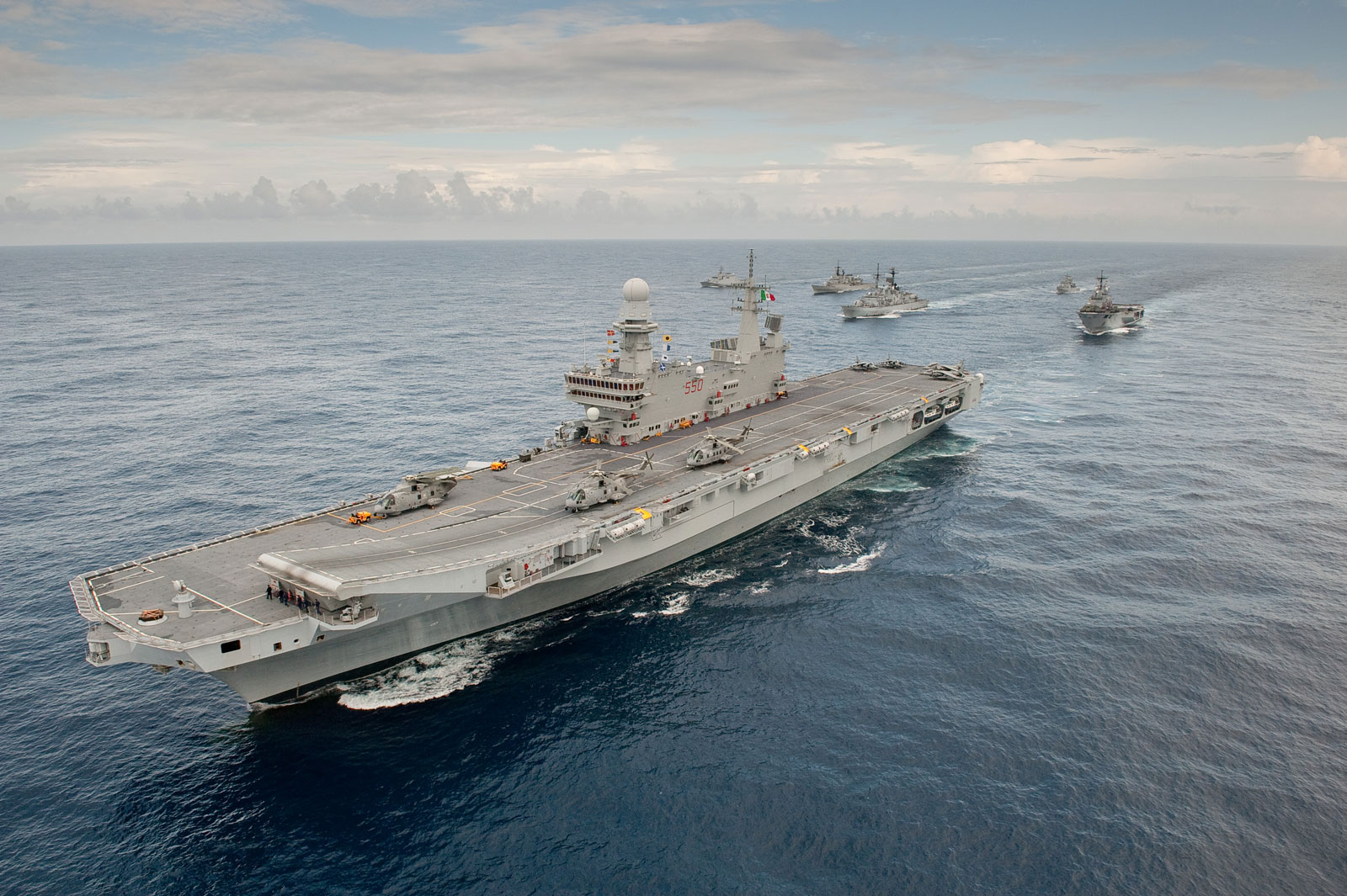 世界上现在有多少航空母舰,现在世界服役的航空母舰