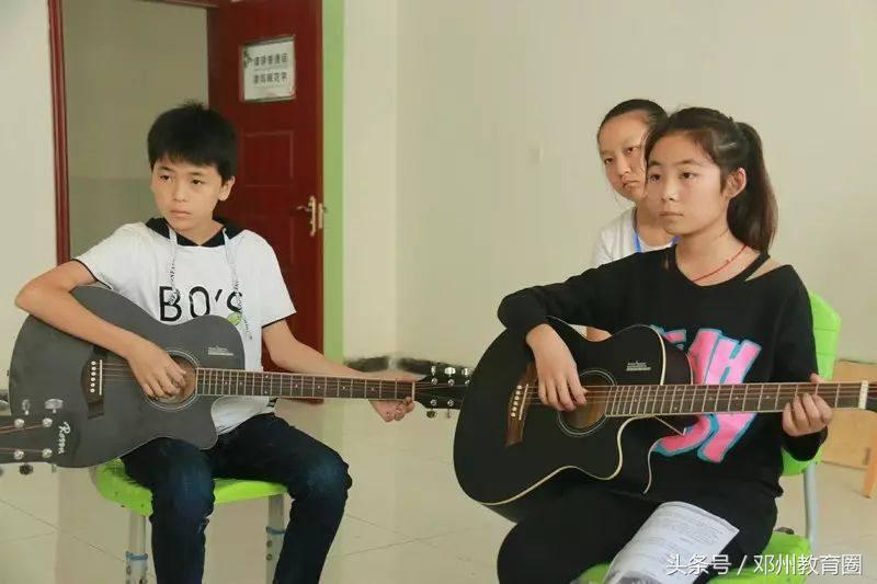 邓州春雨国文中学,邓州市春雨国文学校军训活动