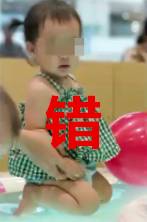 小孩避免罗圈腿坐姿,宝宝怎么坐姿不会驼背