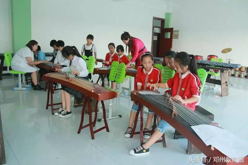 邓州春雨国文中学,邓州市春雨国文学校军训活动