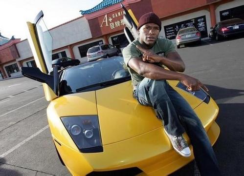 一场比赛赚2亿,一场比赛挣800万队员可以分到多少