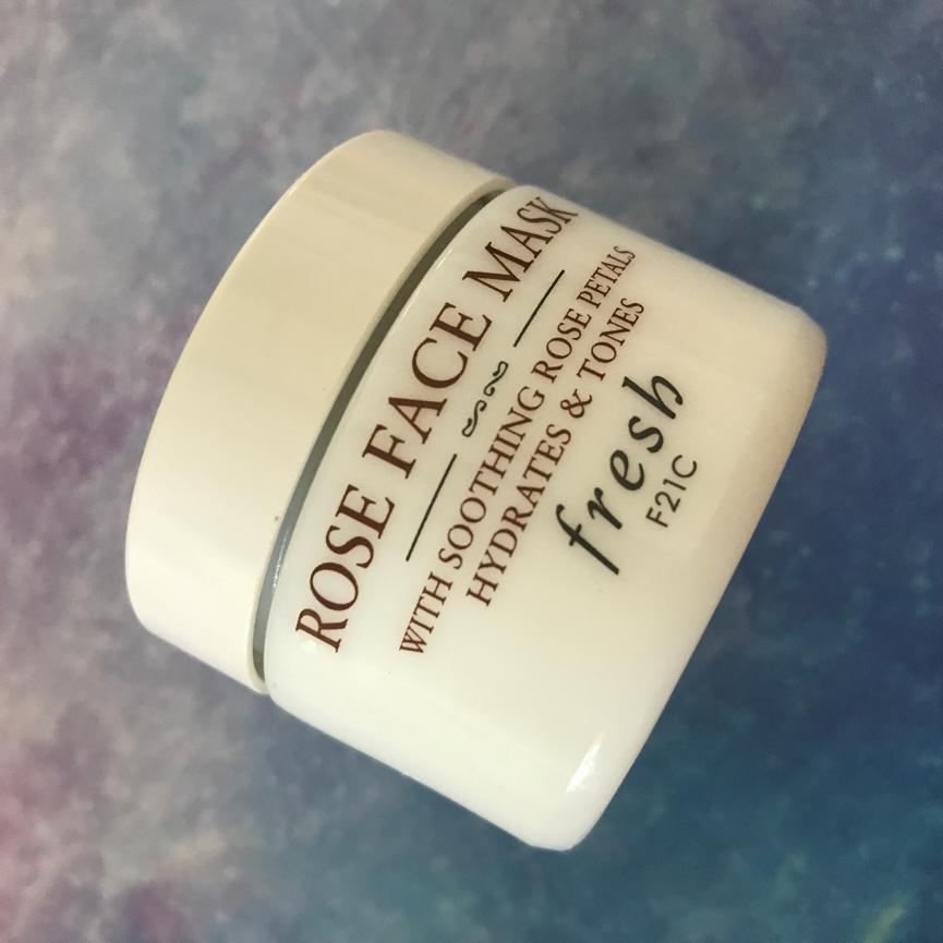 油性皮肤痘痘肌适合用霜吗,油性肌肤痘痘肌用什么面膜好