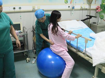 生孩子分娩有多痛最高达到几级,生宝宝宫缩到顺产疼痛难忍