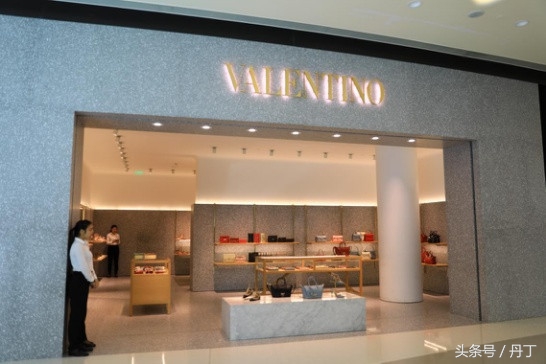 美女三亚之旅、疯狂购物、刷爆银行卡、