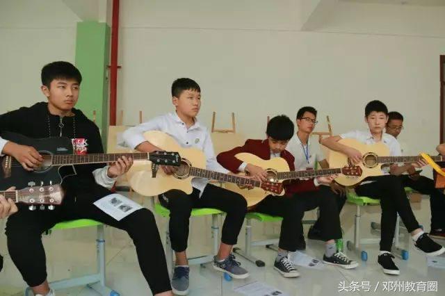 邓州春雨国文中学,邓州市春雨国文学校军训活动