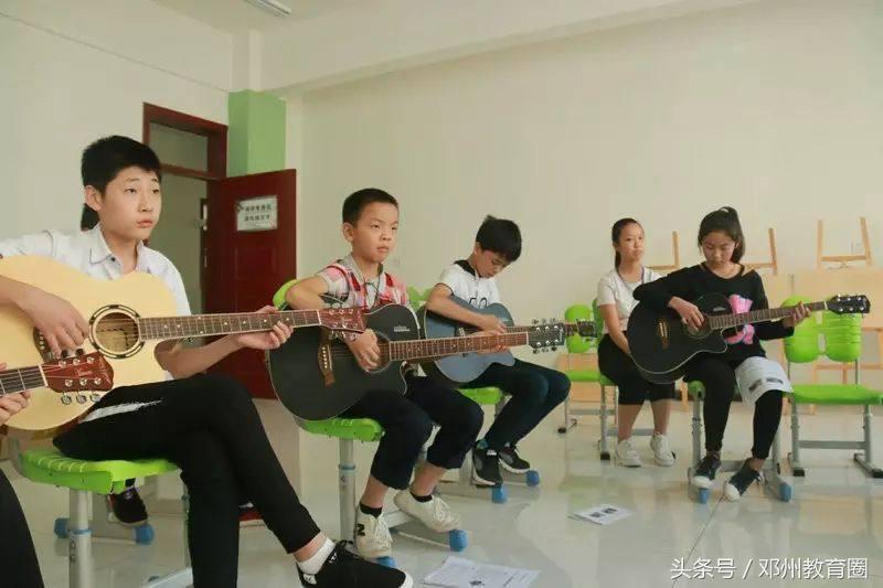 邓州春雨国文中学,邓州市春雨国文学校军训活动