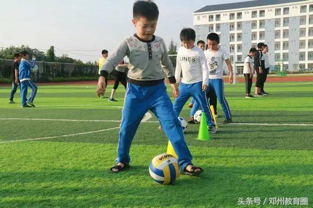 邓州春雨国文中学,邓州市春雨国文学校军训活动