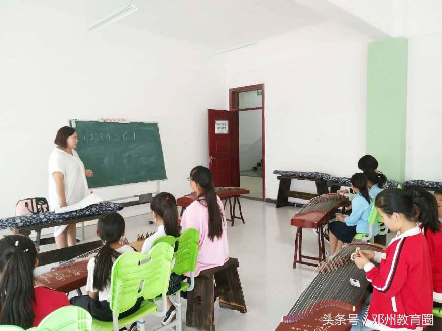 邓州春雨国文中学,邓州市春雨国文学校军训活动