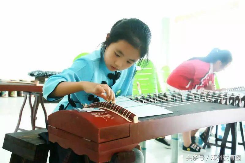 邓州春雨国文中学,邓州市春雨国文学校军训活动