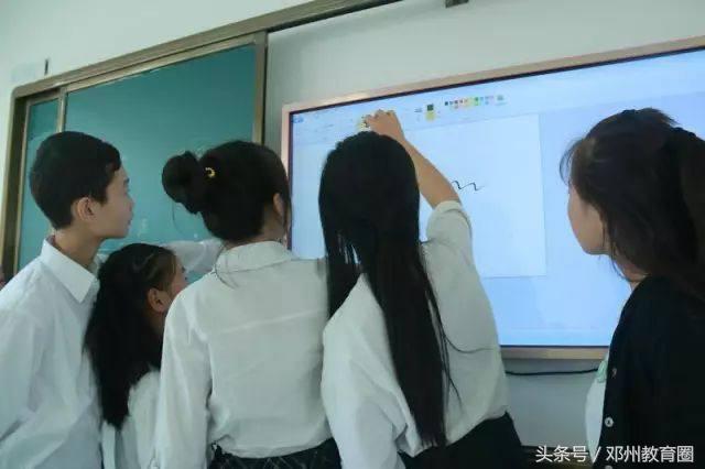 邓州春雨国文中学,邓州市春雨国文学校军训活动