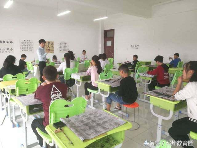 邓州春雨国文中学,邓州市春雨国文学校军训活动