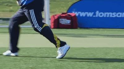 足球入门摆脱过人技巧,足球教学与技巧九分钟十个动作