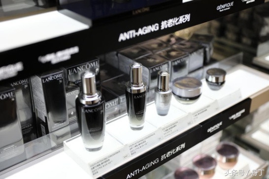 美女三亚之旅、疯狂购物、刷爆银行卡、