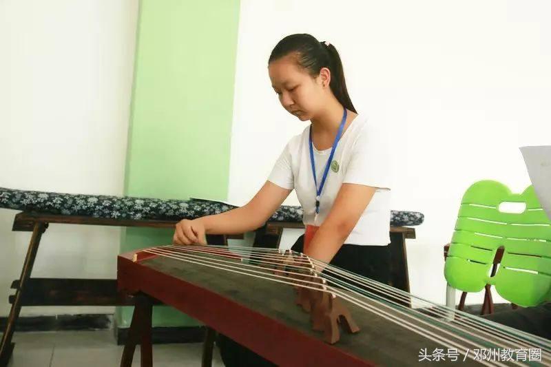 邓州春雨国文中学,邓州市春雨国文学校军训活动